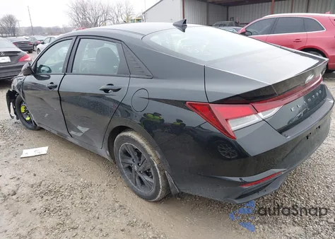 2022 Hyundai Elantra Sel z USA, uszkodzony, nr VIN KMHLS4AG2NU369657
